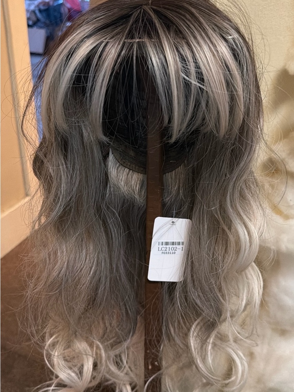 Stylish Women's Long Wavy Wig with Bangs - Ash Blonde Ombre